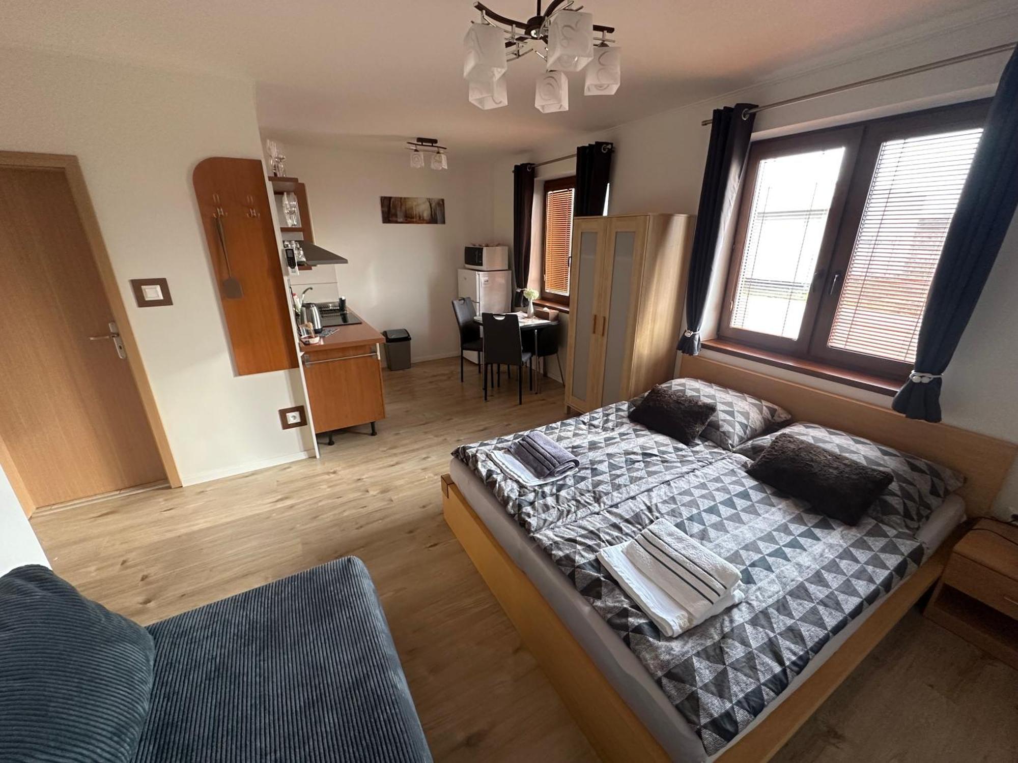 Apartman Losonci Nesvady- Pre 2 Osoby Studio エクステリア 写真
