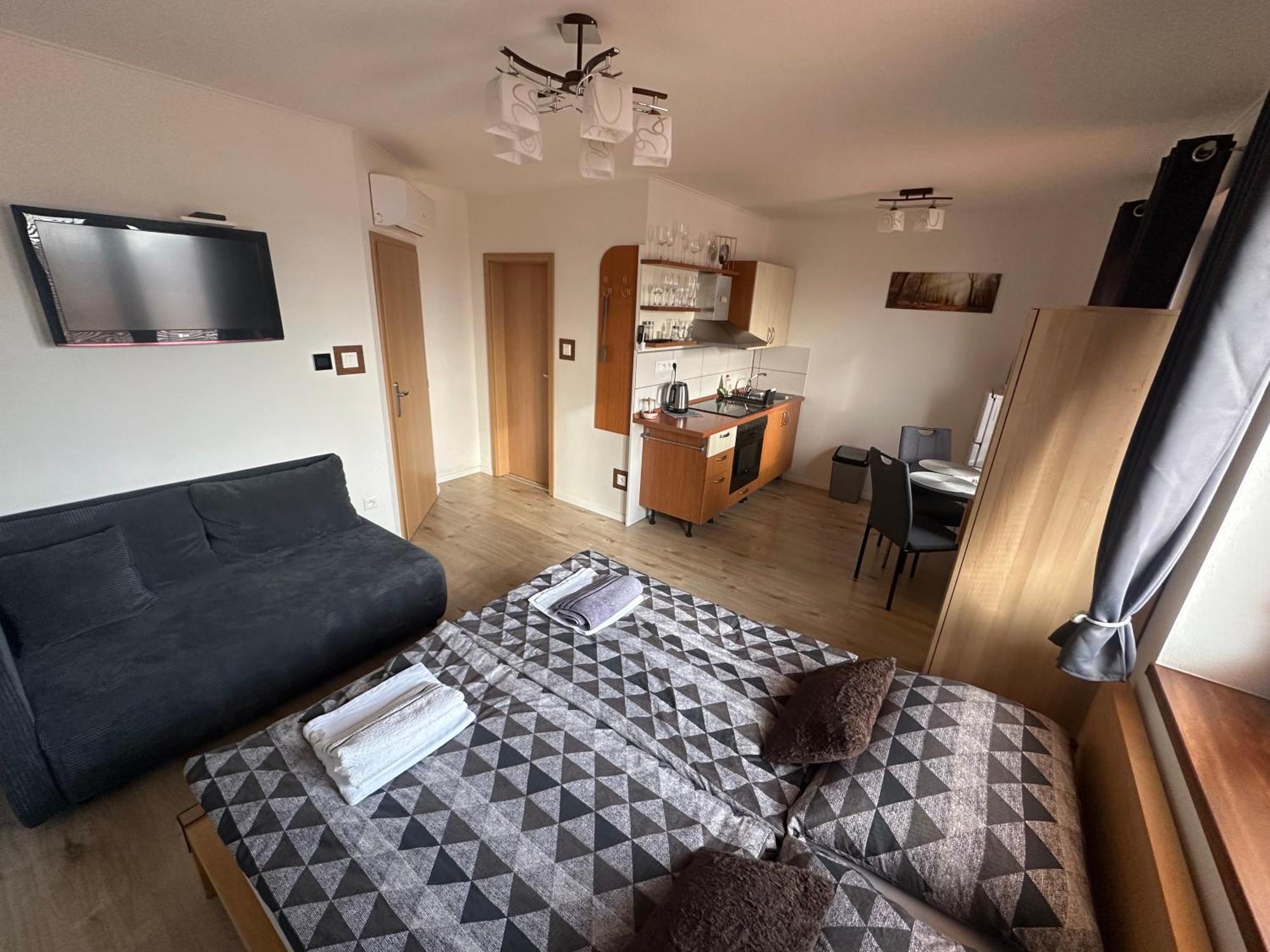 Apartman Losonci Nesvady- Pre 2 Osoby Studio エクステリア 写真